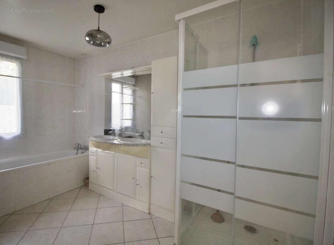 Maison 140 m² à La Verriere  - photo 9