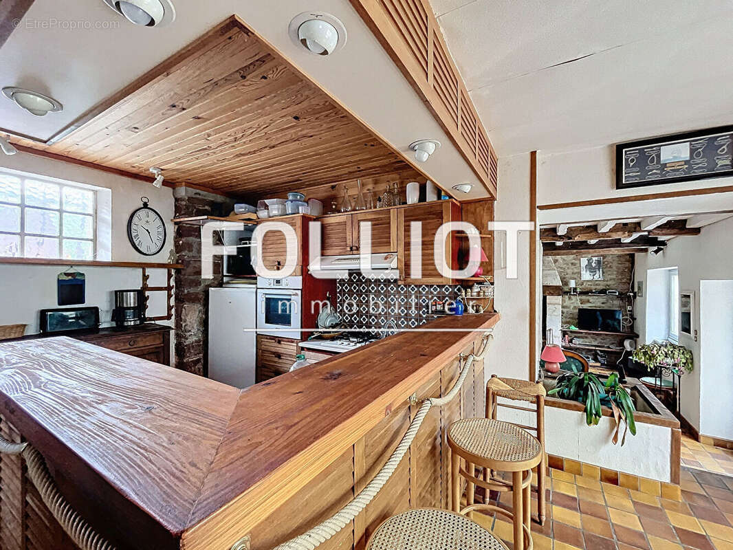 Maison à SAINT-PLANCHERS