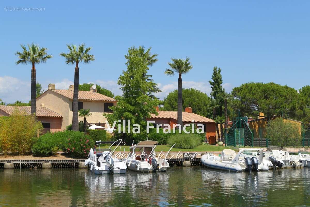 Appartement à MANDELIEU-LA-NAPOULE