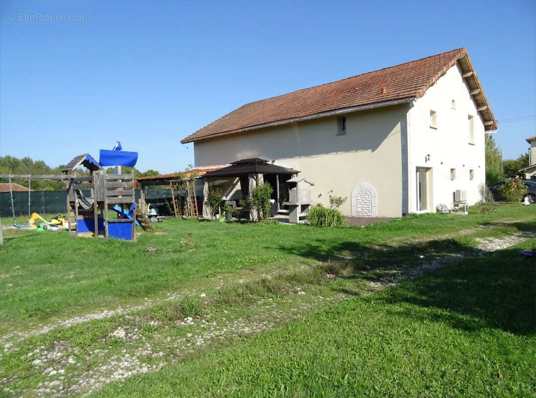 Maison à MONTPON-MENESTEROL