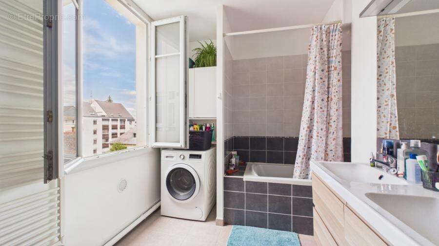 Appartement 72 m² à Rennes  - photo 96