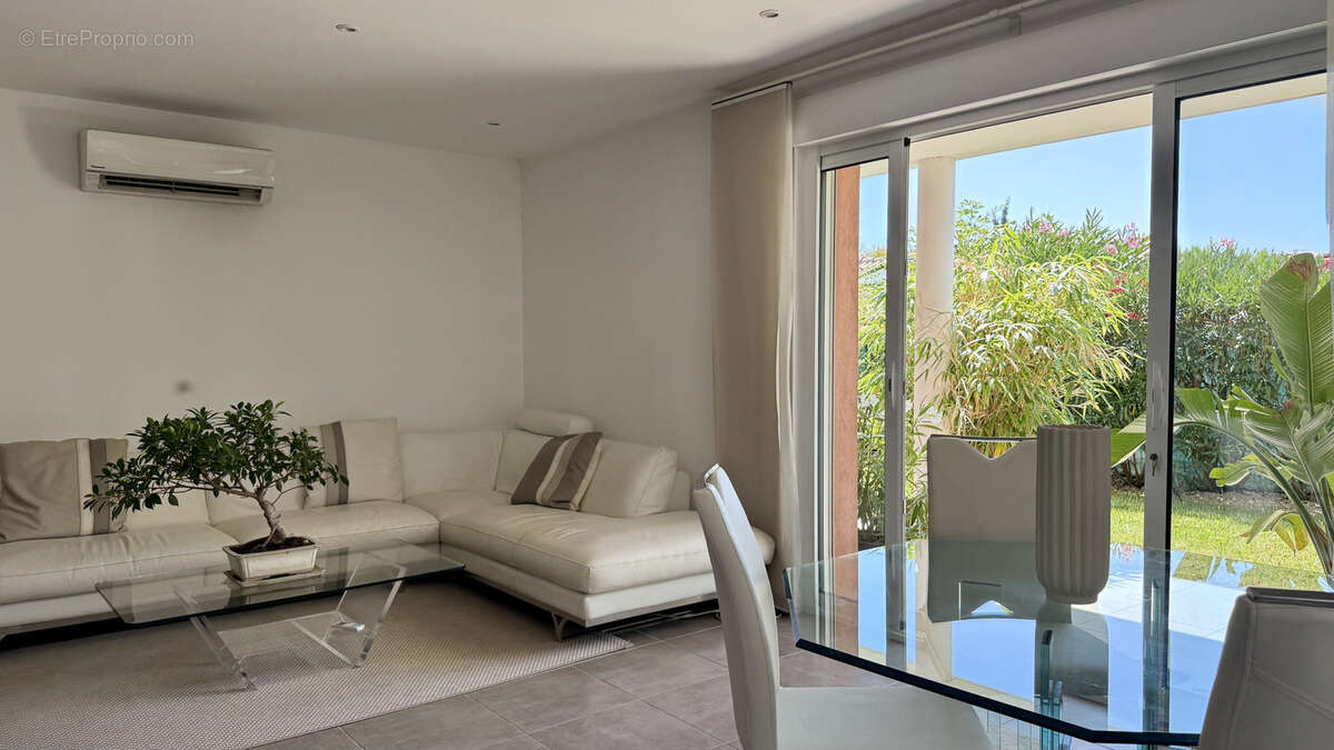 Appartement à SANARY-SUR-MER