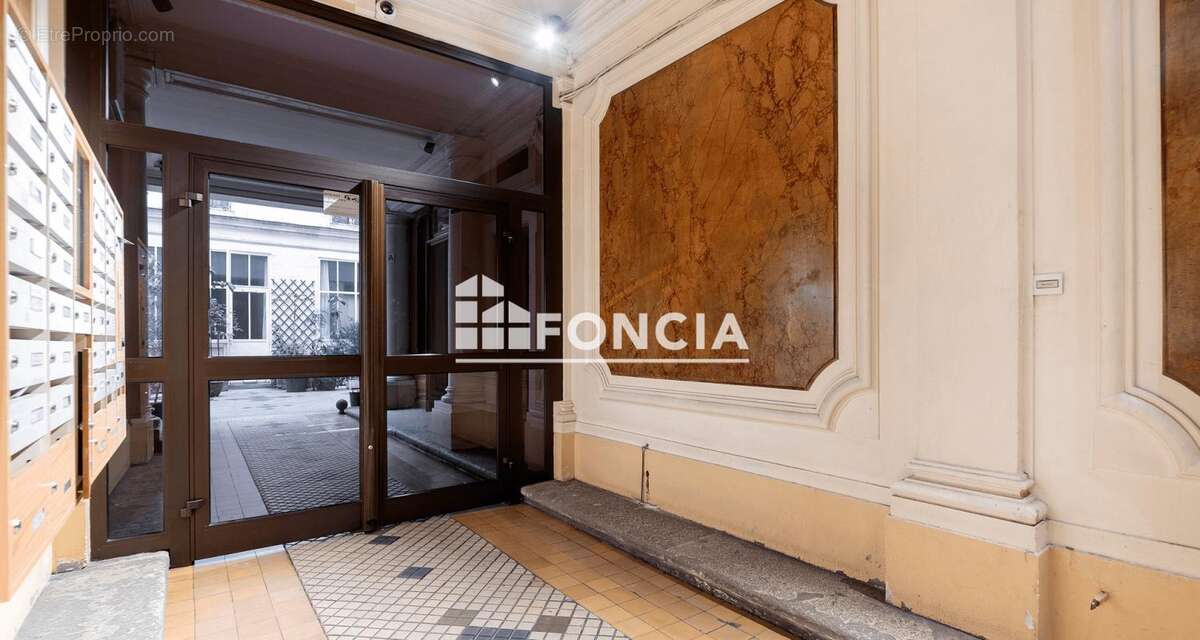 Lumineuse chambre avec douche rue la fayette - photo 9