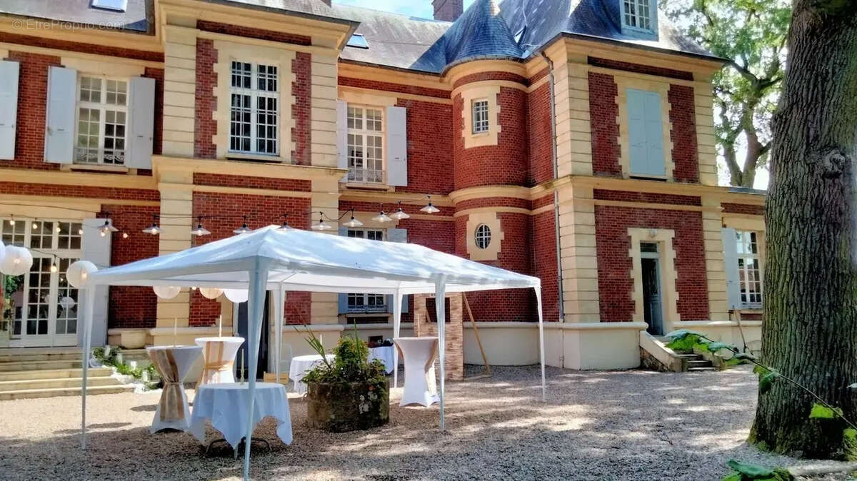 Demeure de prestige  18 pièces 680 m2 ,Hotel 13 ch,restaurant 30 couverts,Réception,Golf 9 trous ... - photo 8