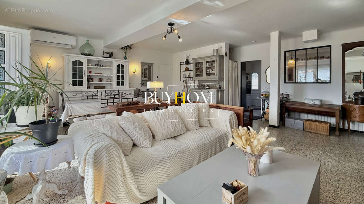 Maison à L'ISLE-SUR-LA-SORGUE