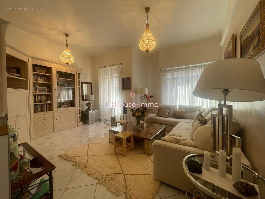 Appartement à MARSEILLE-7E