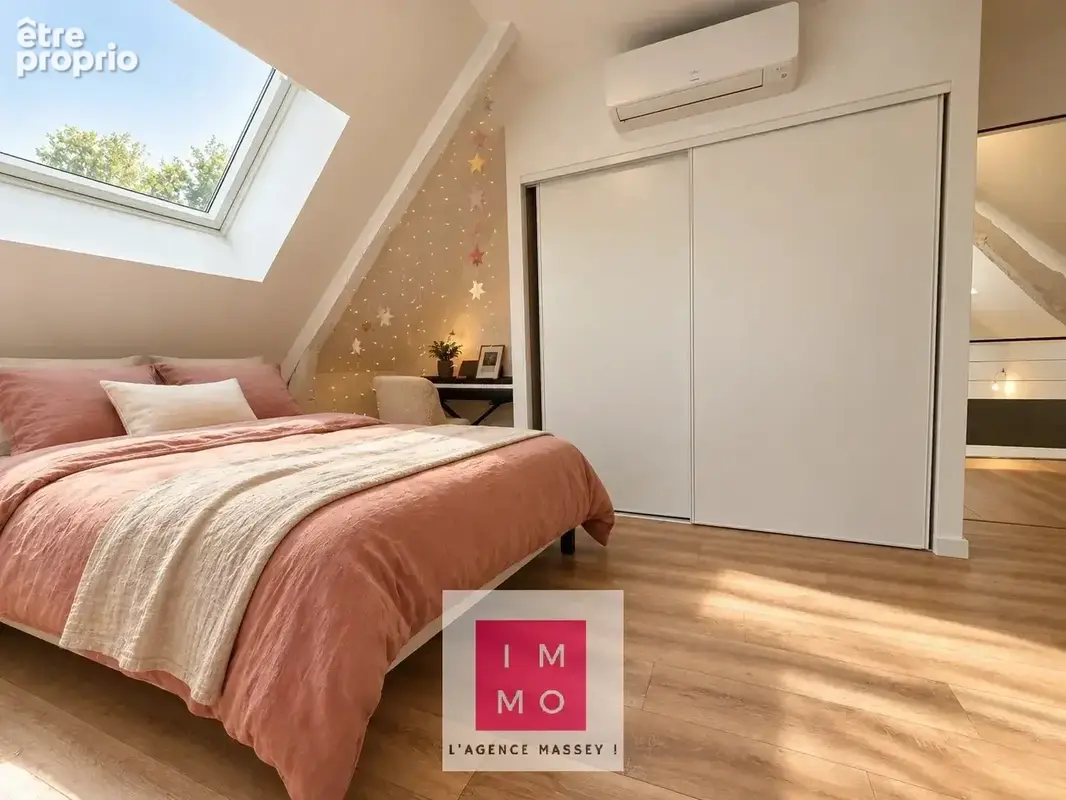 Caractère, charme & esprit contemporain — une demeure de 180 m² à la rénovation très récente, proche des commodités - photo 23