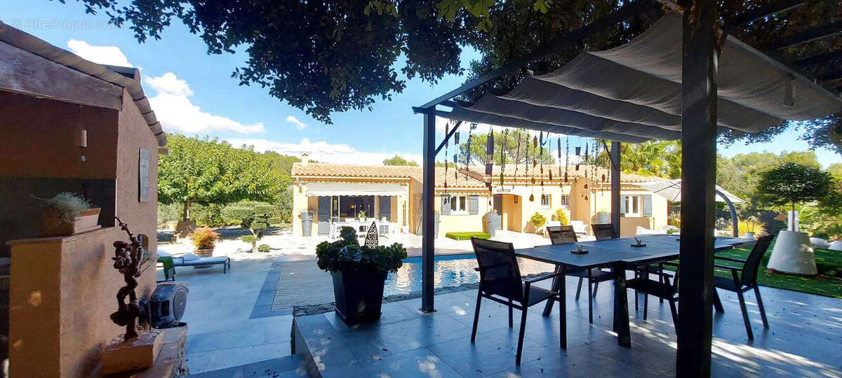 Maison à FIGANIERES