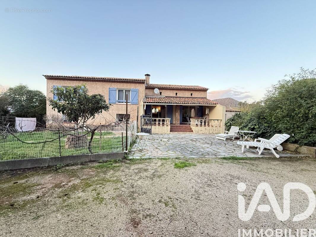 Photo 1 - Maison à CARQUEIRANNE