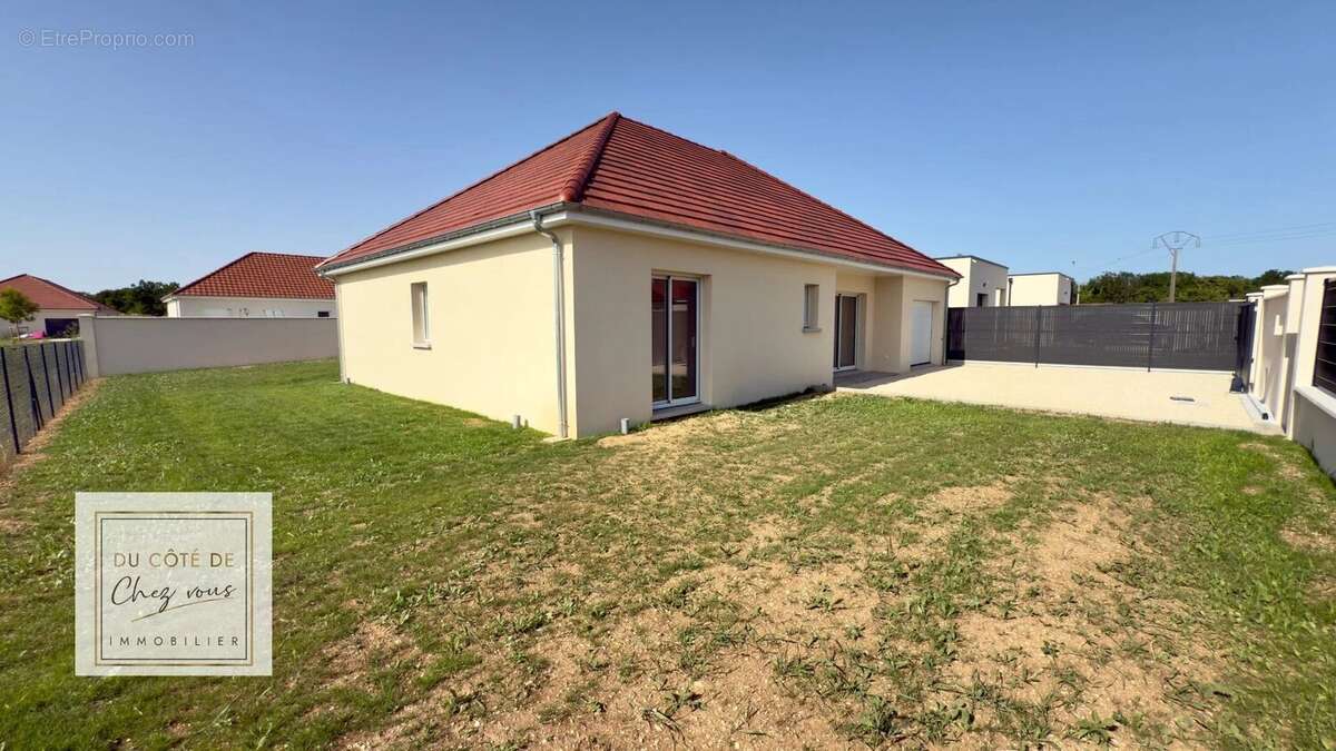 Maison à BREVIANDES