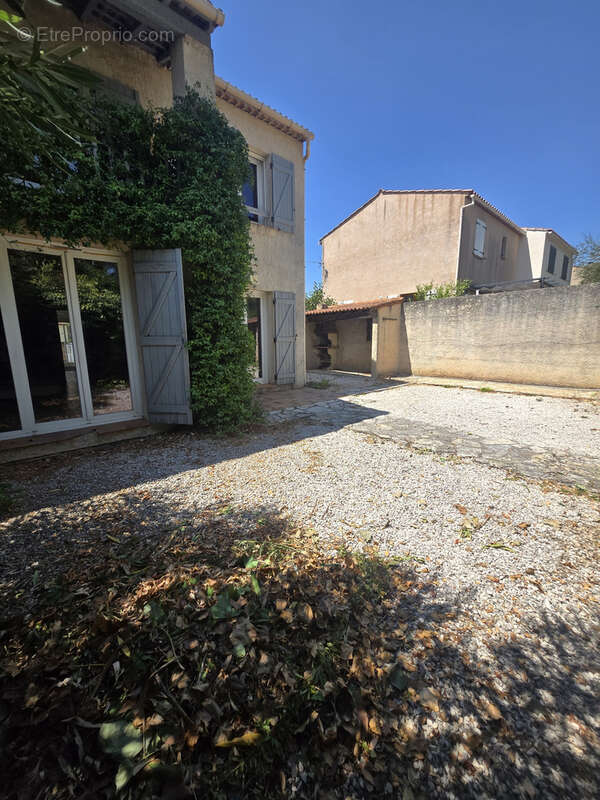 Maison familiale avec deux garages - photo 4