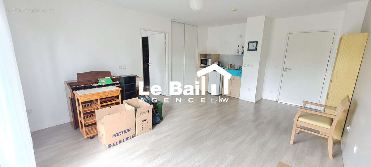 Appartement 40 m² à Osny  - photo 2