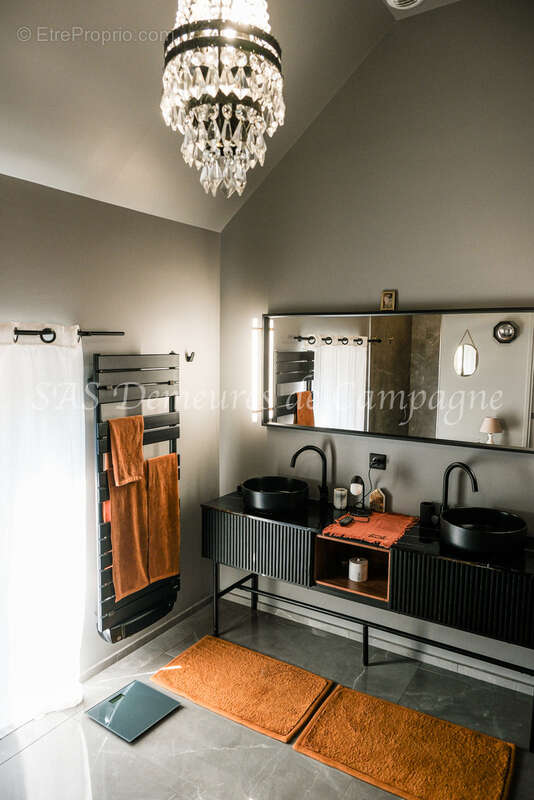 Maison à SAINT-SATUR