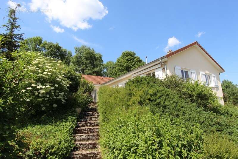 Maison à vendre 5 pièces de 106 m² à SAINTE MARIE SUR OUCHE (21), terrain de 2213 m² arboré - photo 5