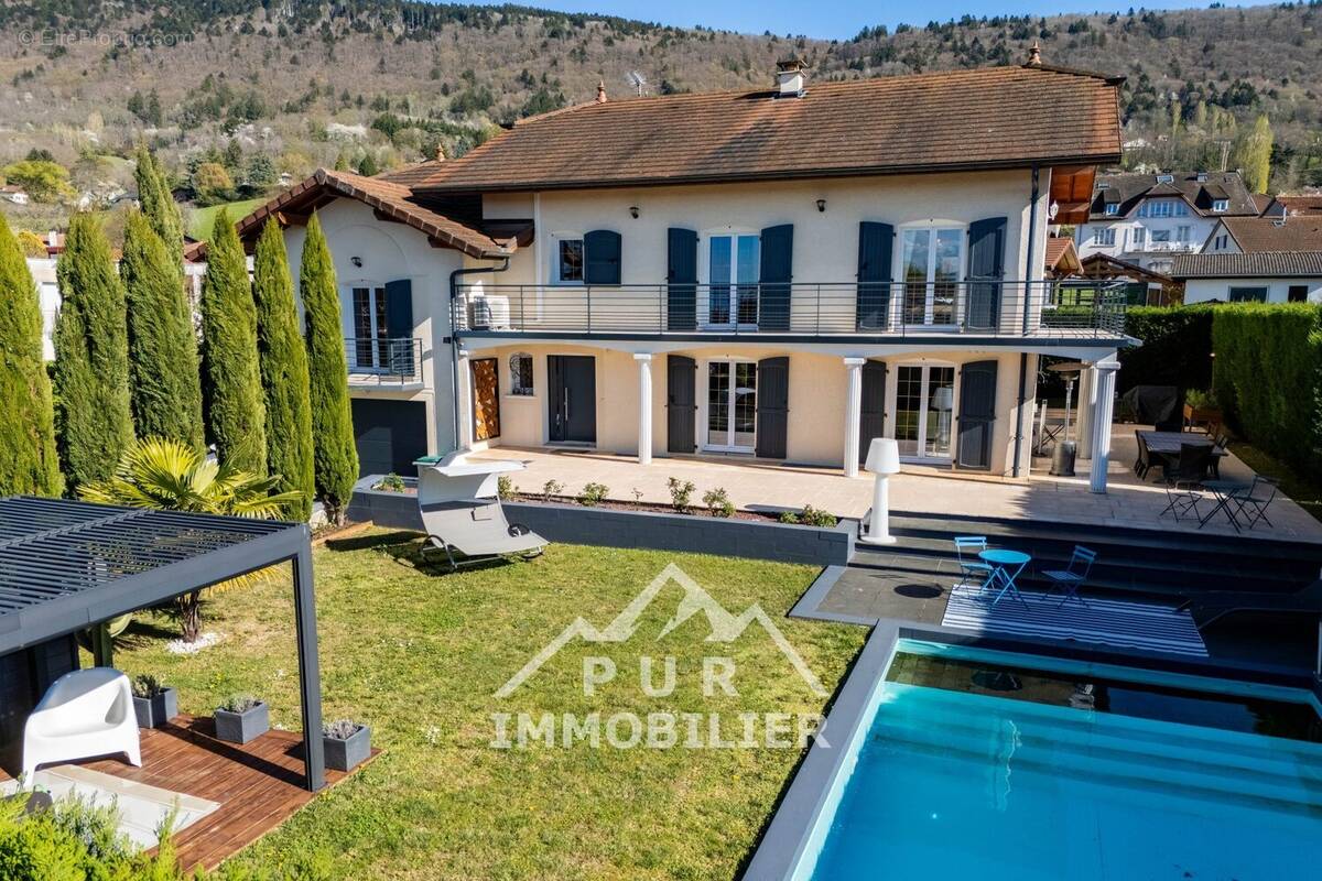 Maison à SAINT-CERGUES