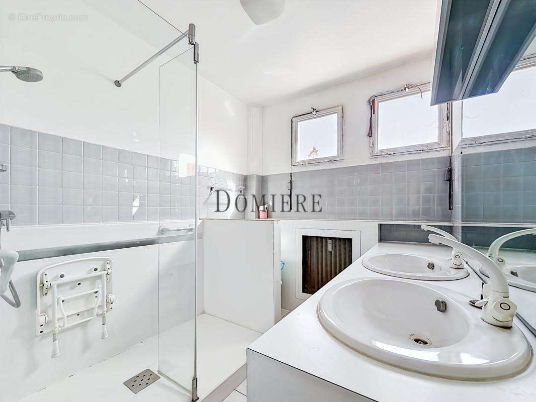 Etage élevé, beau 5 pièces baigné de soleil - photo 8