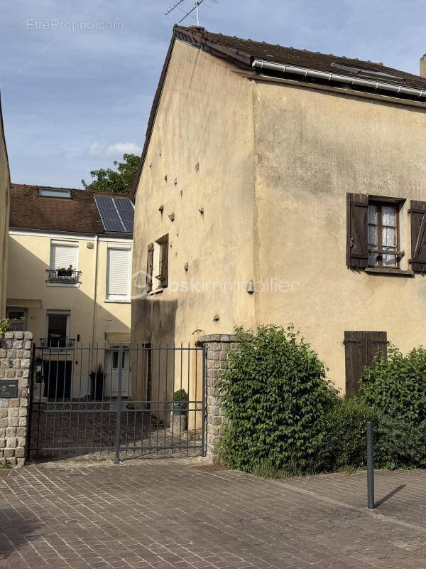 Maison à BALLAINVILLIERS
