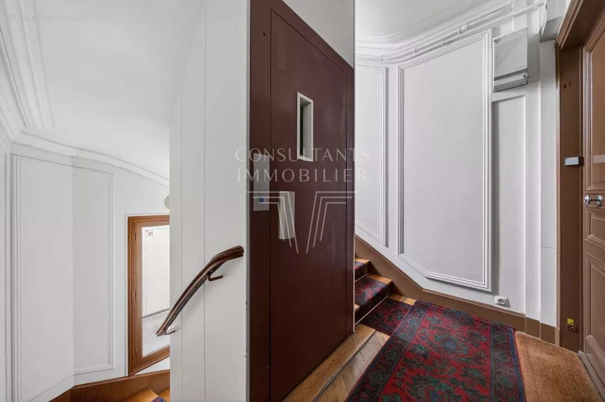 Appartement à PARIS-14E