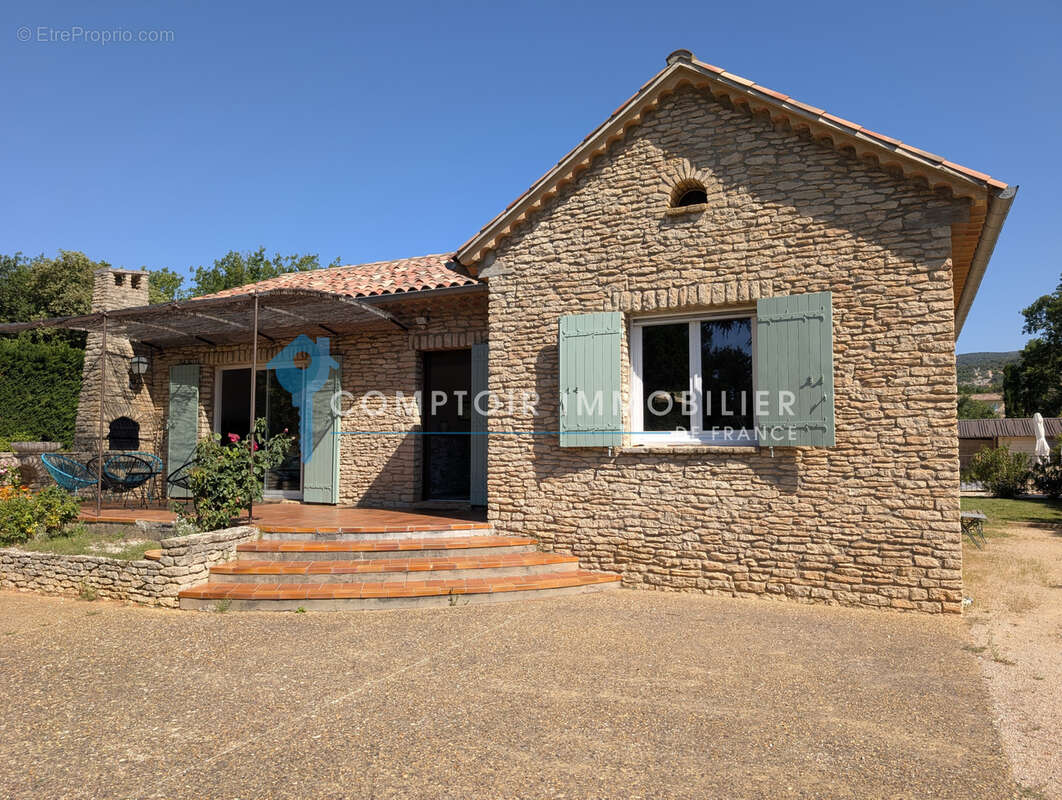 Maison à SAINT-SATURNIN-LES-APT