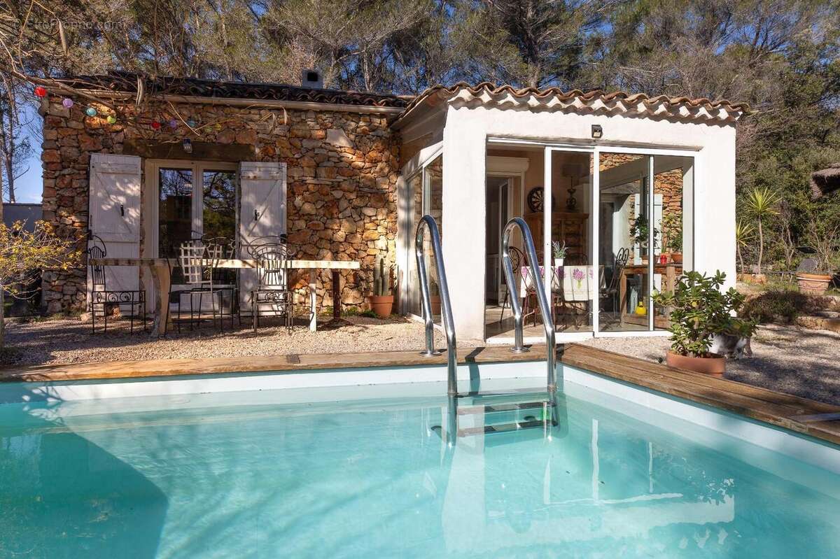   - Maison à FLAYOSC