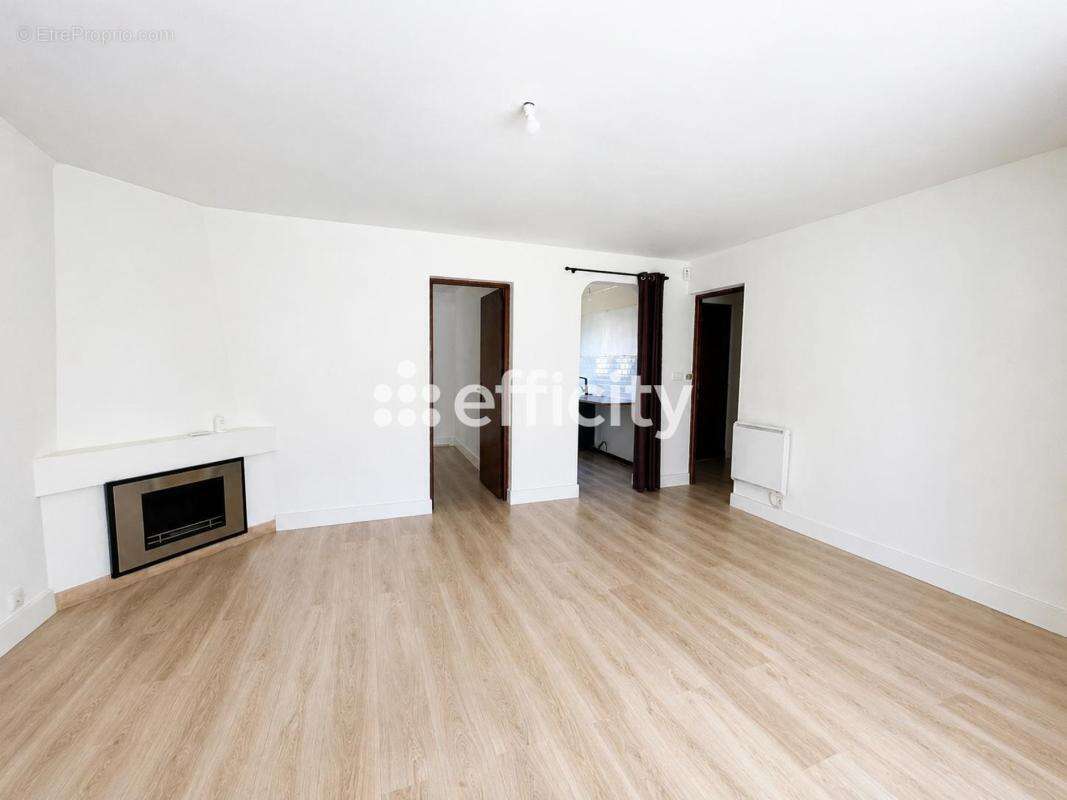Maison 87 m² à Roquebrune-Sur-Argens  - photo 2