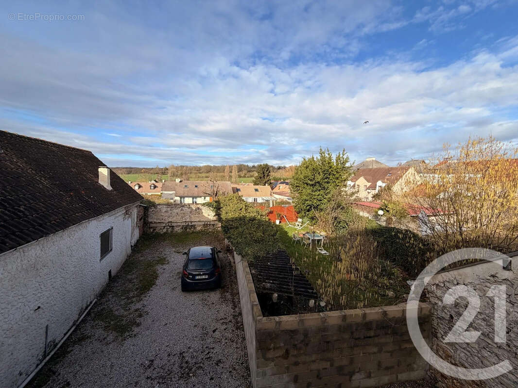 Appartement à LONGPERRIER