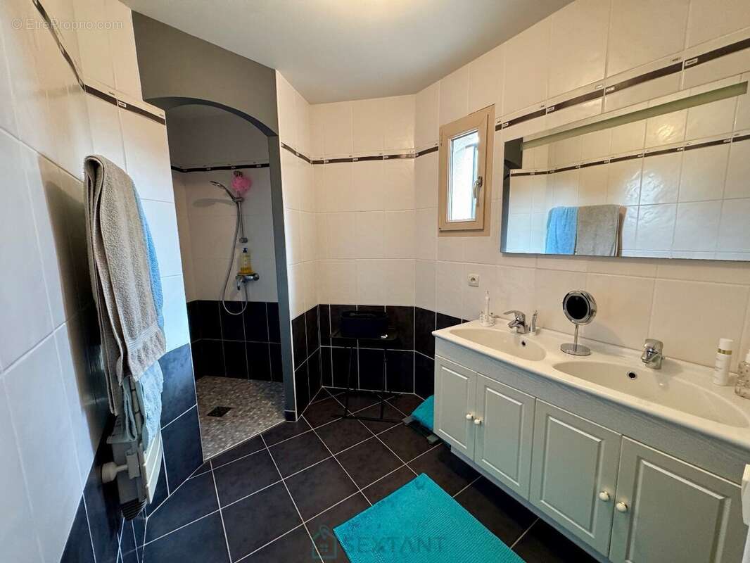 Maison à MOUSSEAUX-SUR-SEINE