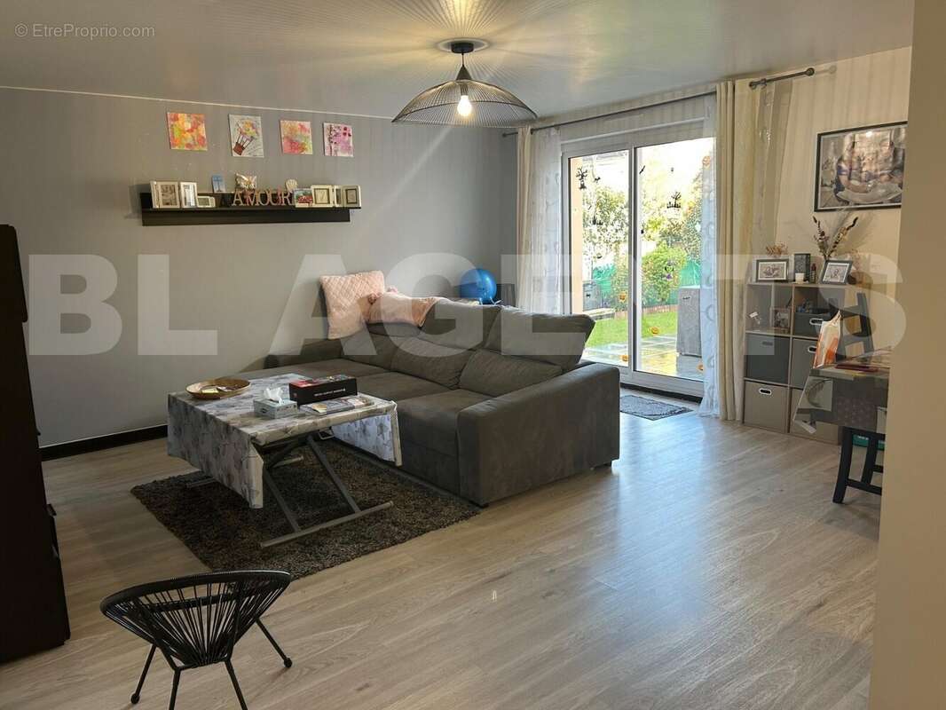 ooo - Appartement à VILLEPARISIS