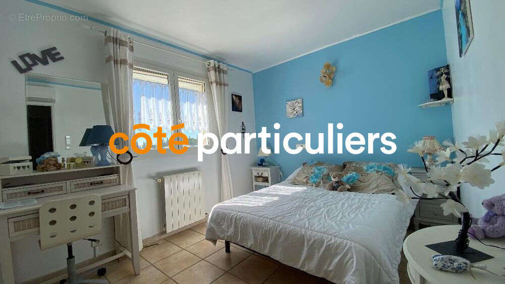 Maison à SAINT-JULIEN-LES-ROSIERS