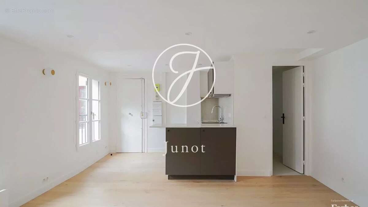Appartement à PARIS-3E