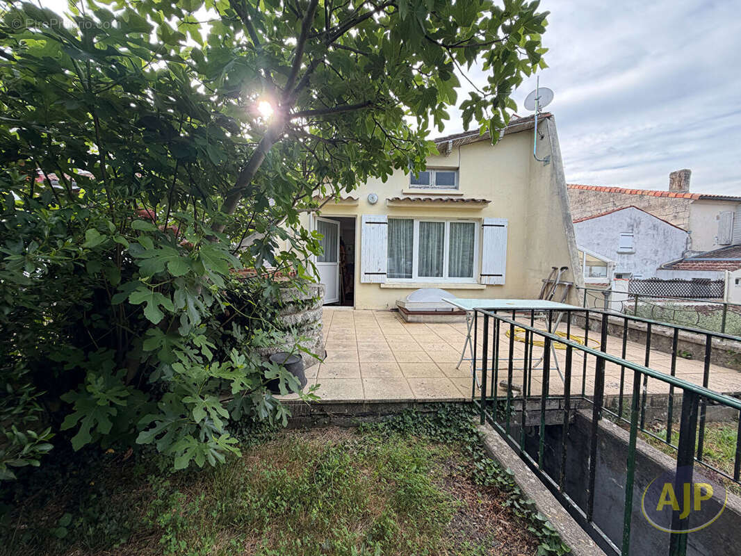 Appartement à PONS