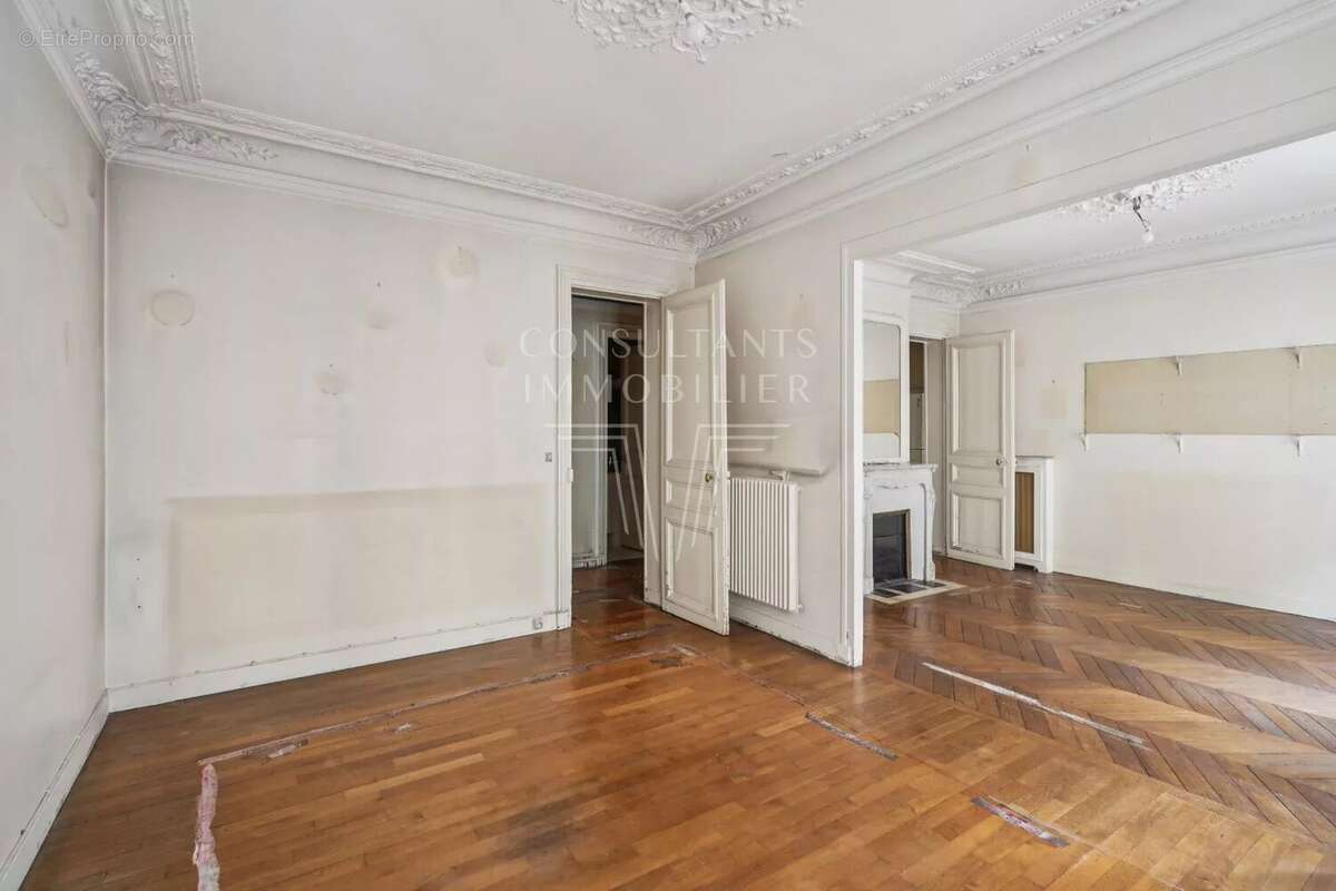 Appartement à PARIS-17E