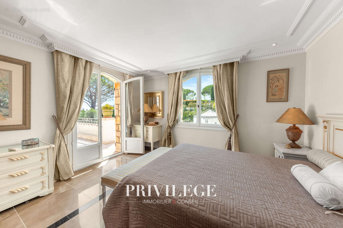 Maison à MOUGINS