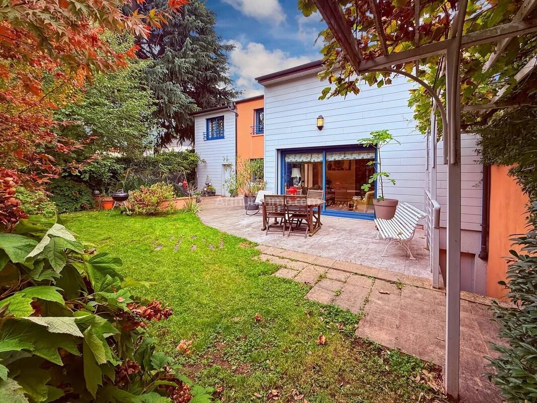 Maison à LIMEIL-BREVANNES