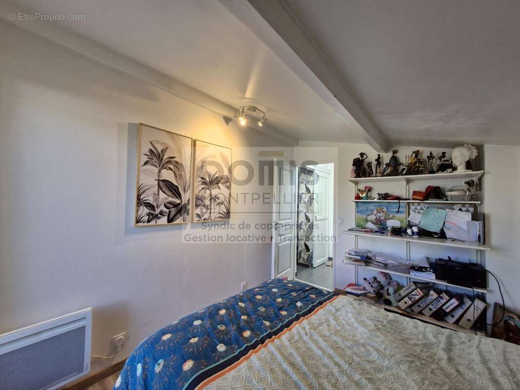 Maison à VIC-LA-GARDIOLE