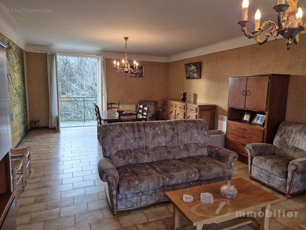 Maison à MANSAC