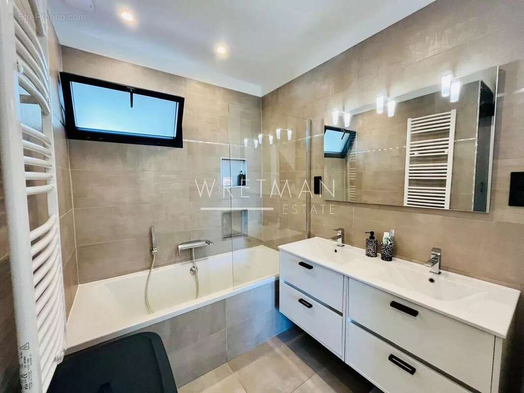 Appartement à MANDELIEU-LA-NAPOULE