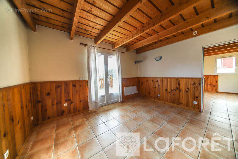 Maison à CHATEAUROUX-LES-ALPES