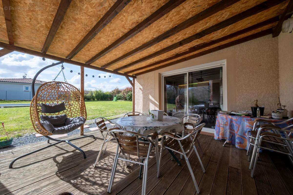 Maison à GRAZAC