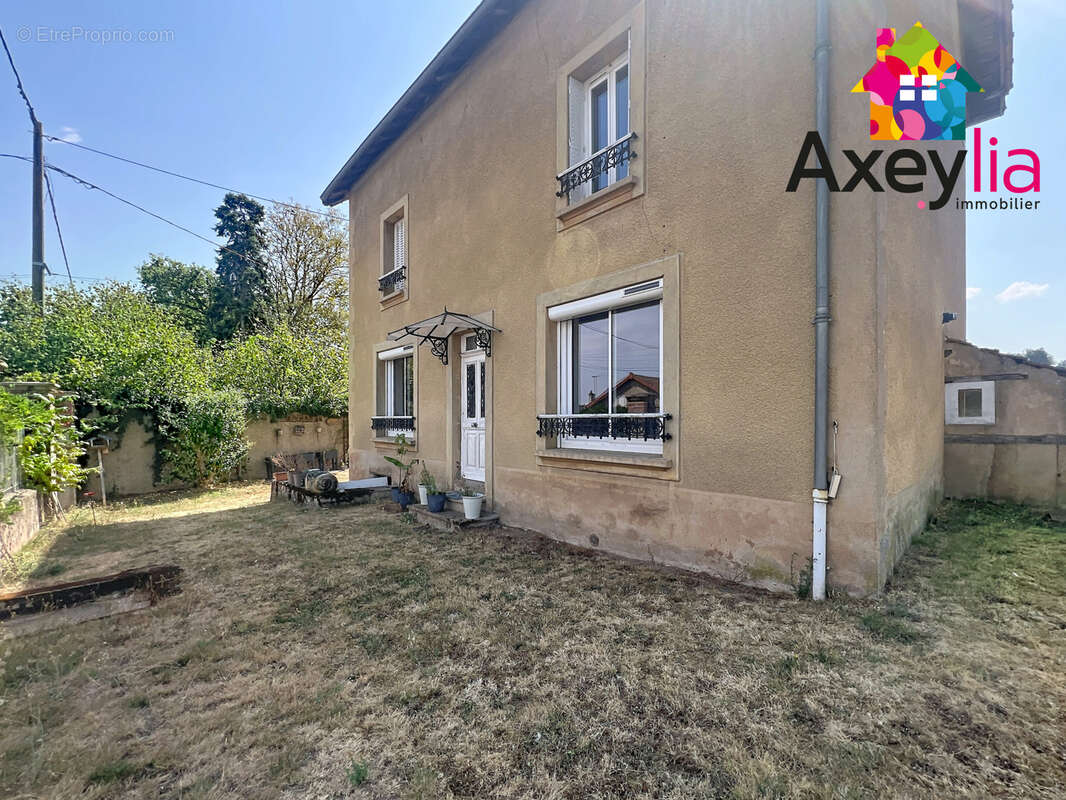 A vendre - le donjon - maison avec garage et piscine - photo 6