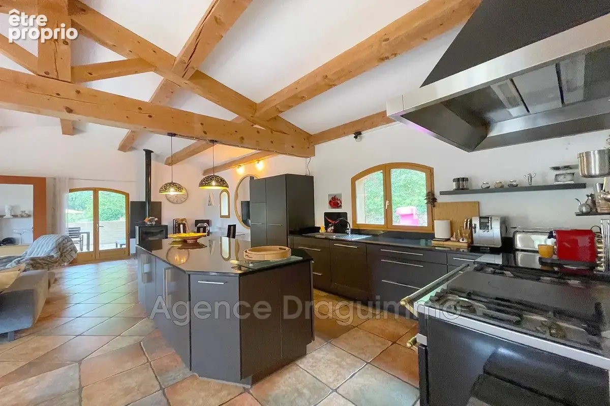 Maison 7 pièces 157 m² à vendre à Figanieres (83830) - photo 9