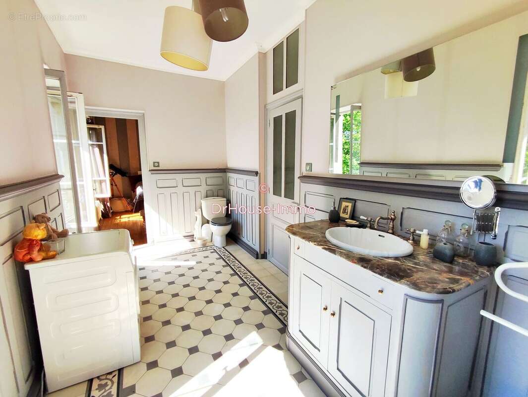 Maison 281 m² à Chaingy  - photo 4