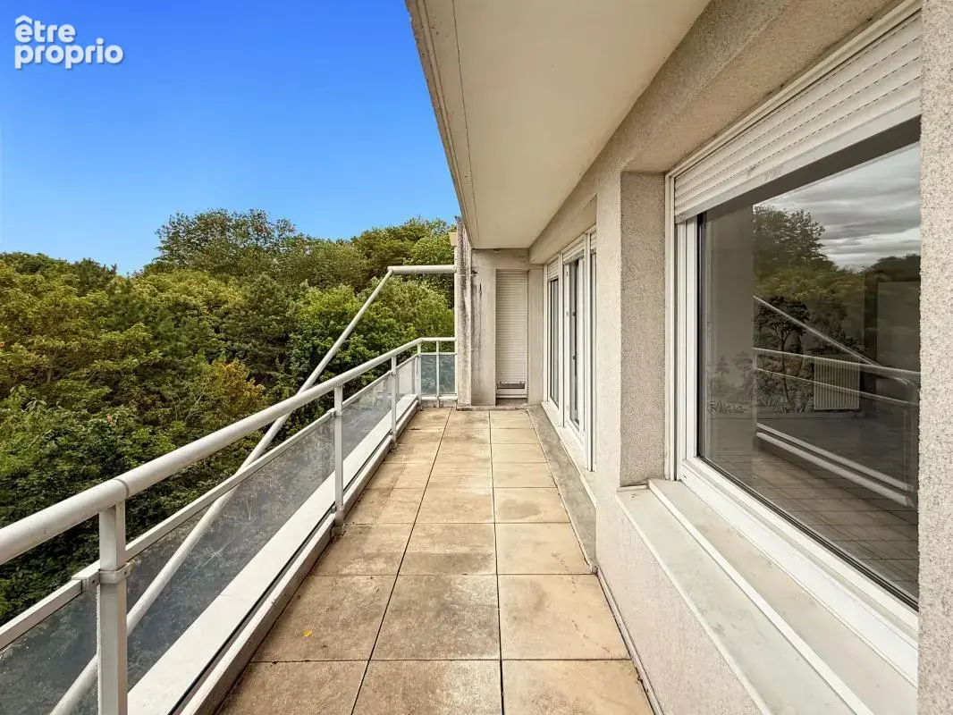 Appartement À Vendre T4 de 73 m2 avec Balcon et BOX à REIMS - photo 8