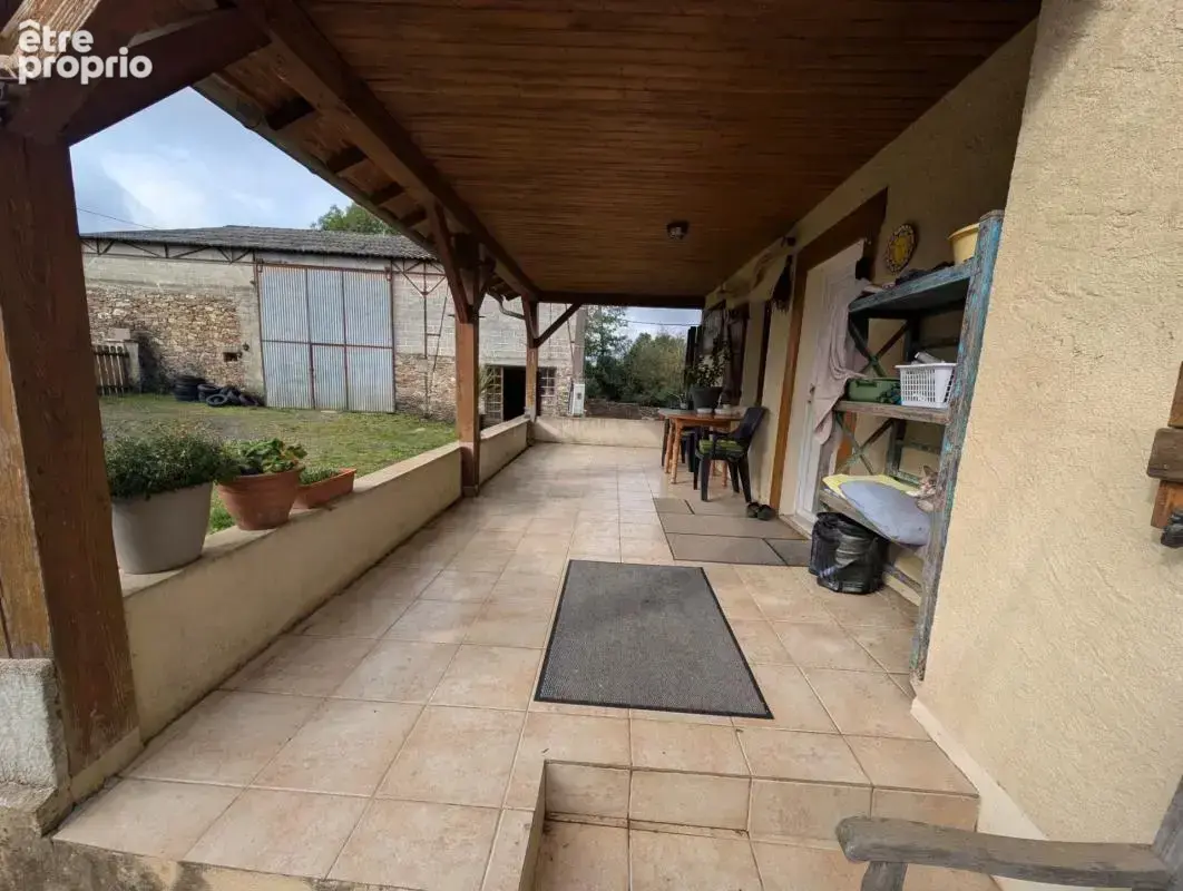 À vendre – maison de campagne avec plus de 5 000 m² de terrain, enclos pour animaux et bâtiment annexe - photo 14