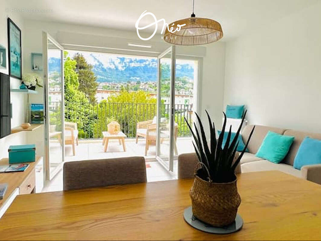 Appartement à NANCY-SUR-CLUSES