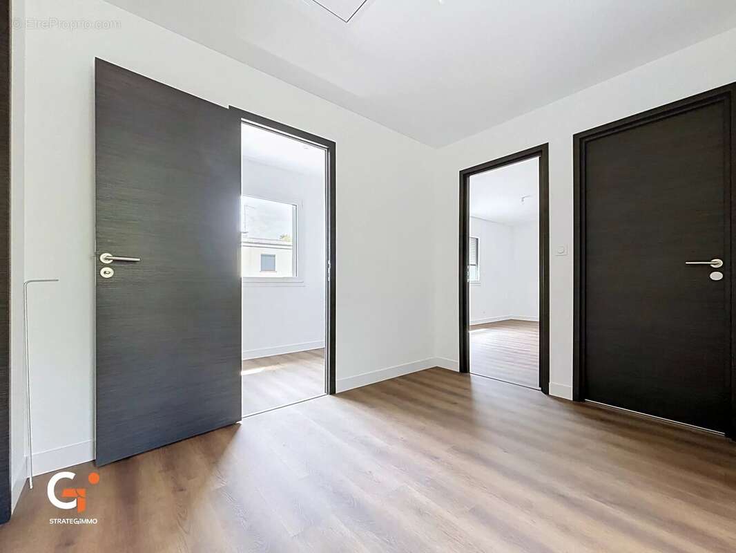 Maison contemporaine 5 chambres à Saint-Étienne-du-Rouvray - photo 19