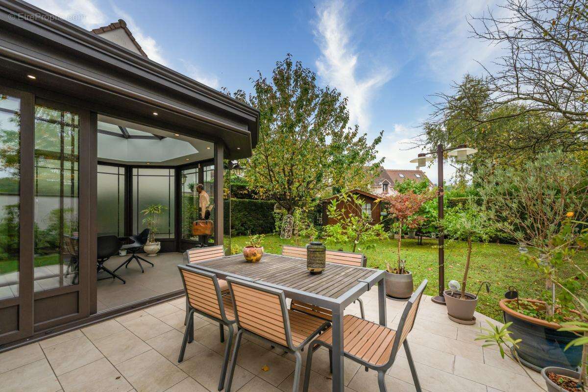 Maison à LA QUEUE-EN-BRIE