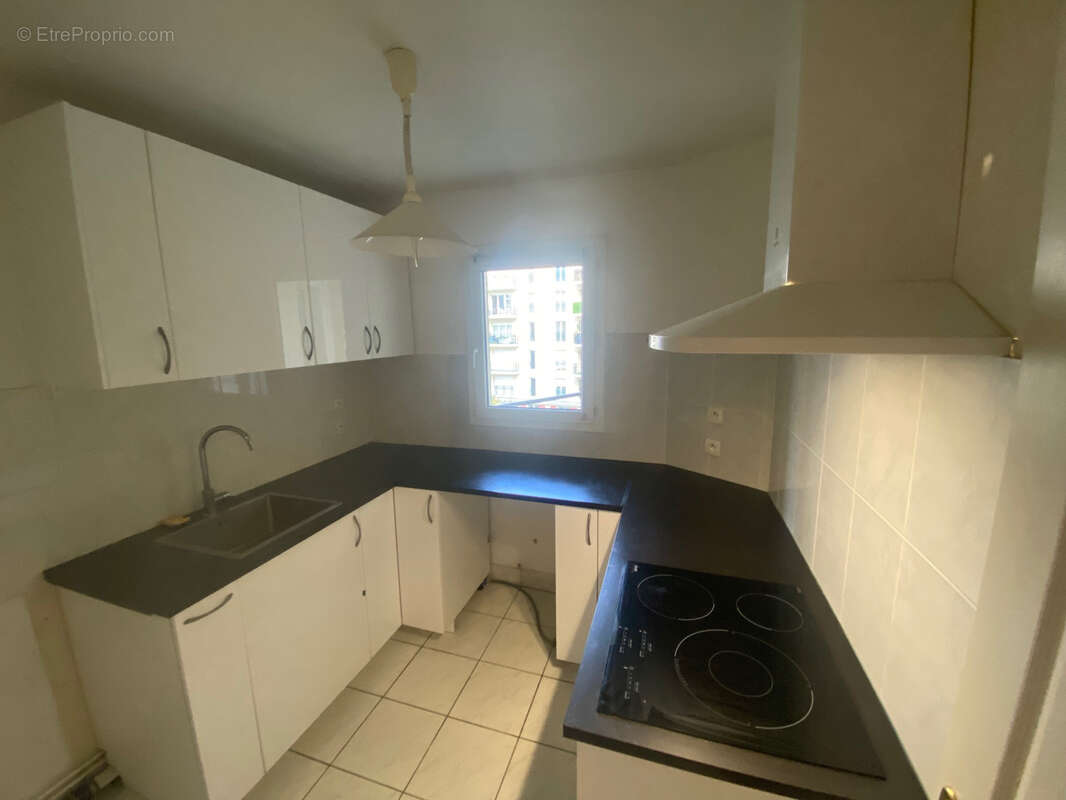 Appartement à COURBEVOIE