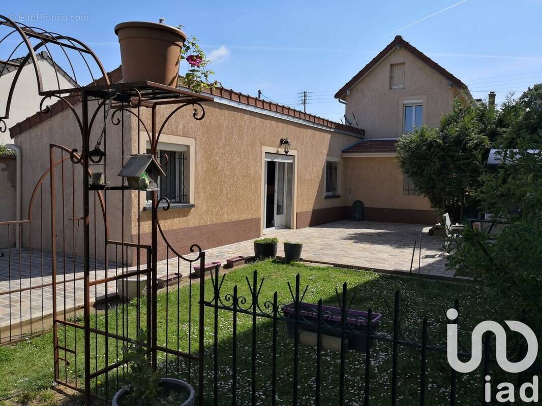 Photo 1 - Maison à MONTFERMEIL