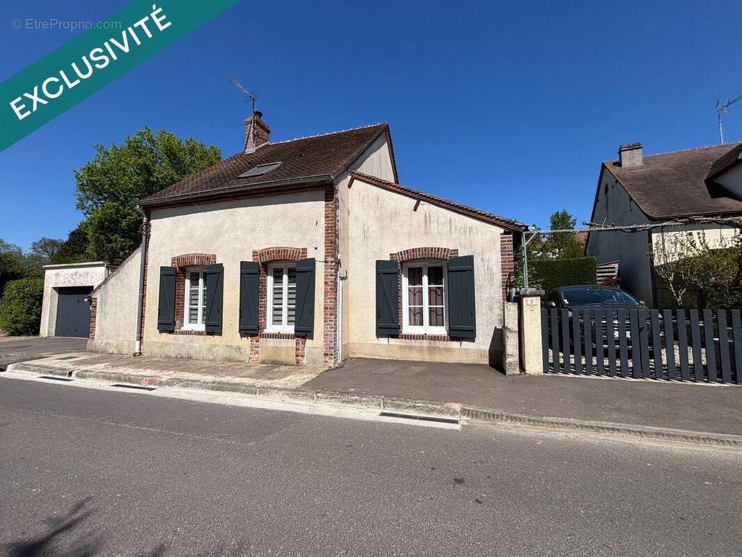 Photo 1 - Maison à VILLENEUVE-LES-GENETS